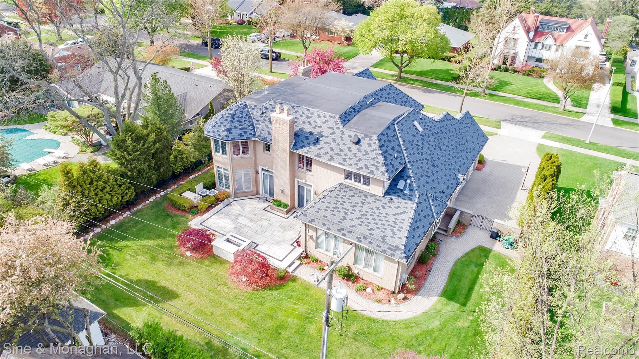45 Roslyn Road Grosse Pointe, MI 48236 - Photo 73 of 88 45 Roslyn - HD Drone Photography-6.jpg