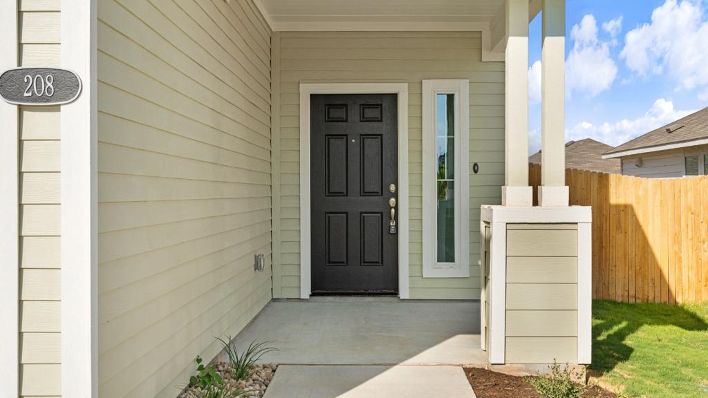 208 Stein Road Georgetown, TX 78626 - Photo 5 of 30 Property entrance