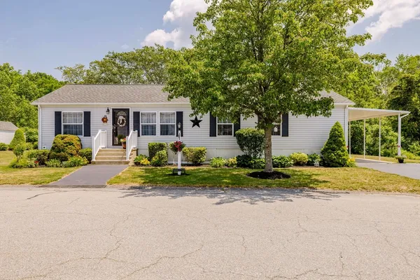 $317,900 | 20 Blackbird Court, Tiverton, RI 02878