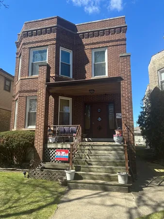 $2,000 | 4714 North Laramie Avenue, Unit 2, Chicago, IL 60630