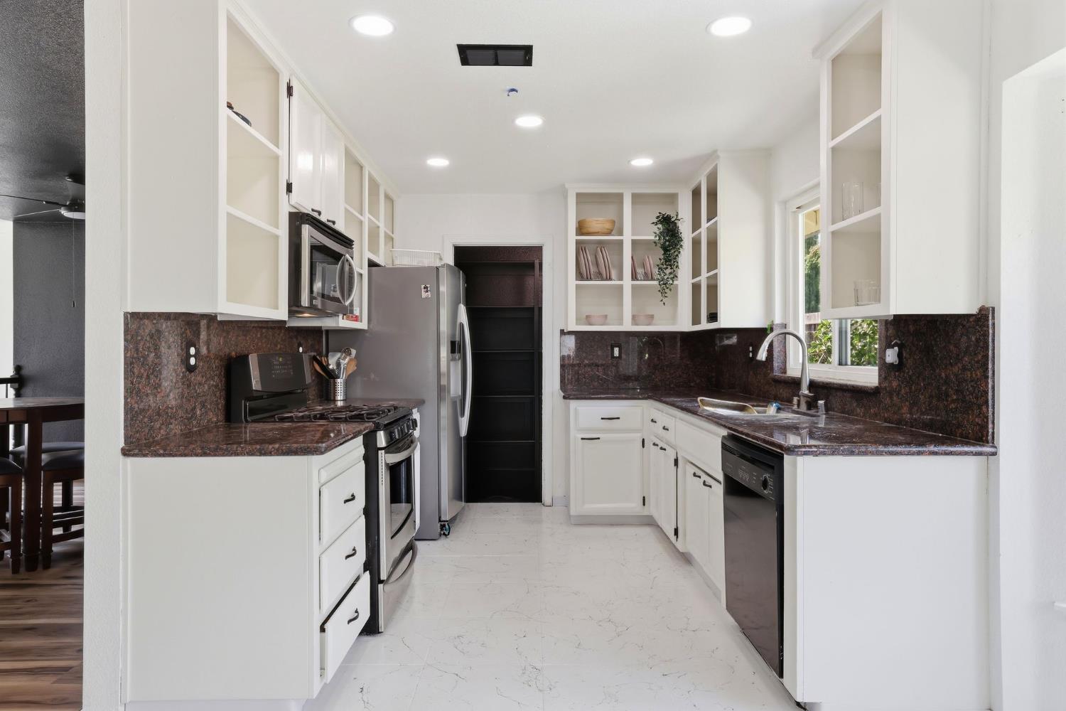 8304 Story Ridge Way Antelope, CA 95843 - Photo 17 of 61 Gallery Image 17