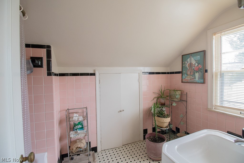 13660 Cedar Road Cleveland, OH 44118 - Photo 31 of 35