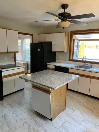 $2,800 | 32-34 Lafayette Place, Unit 34, Salem, MA 01970