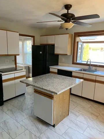 $2,800 | 32-34 Lafayette Place, Unit 34, Salem, MA 01970