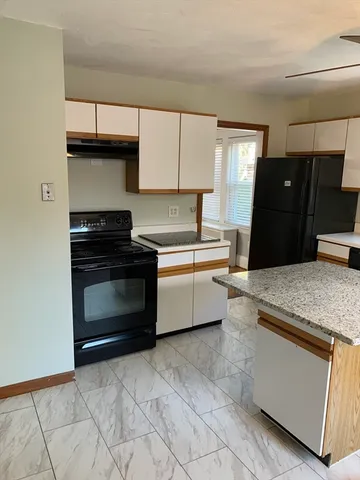 $2,800 | 32-34 Lafayette Place, Unit 34, Salem, MA 01970