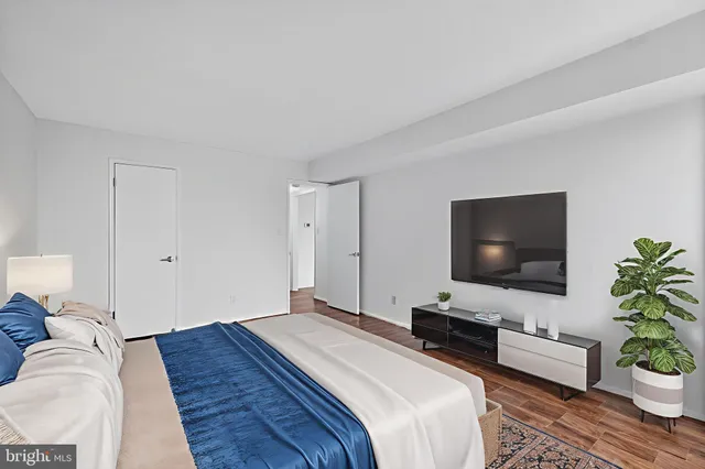 $165,000 | 118 Monroe Street, Unit 604, Rockville, MD 20850