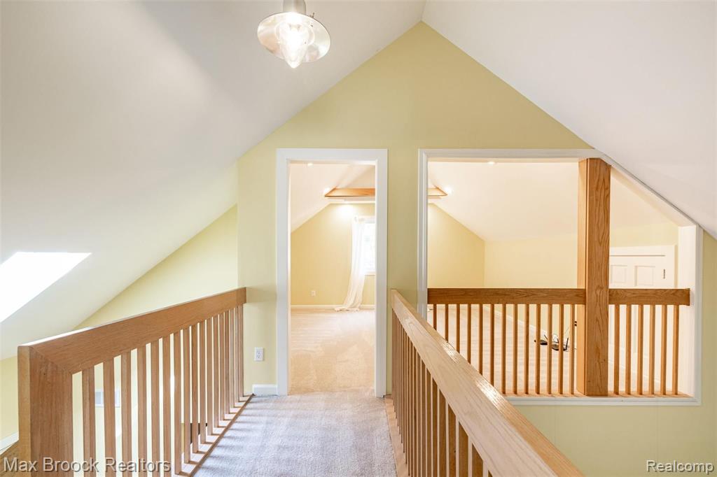 1709 Inverness Street Sylvan Lake, MI 48320 - Photo 17 of 33