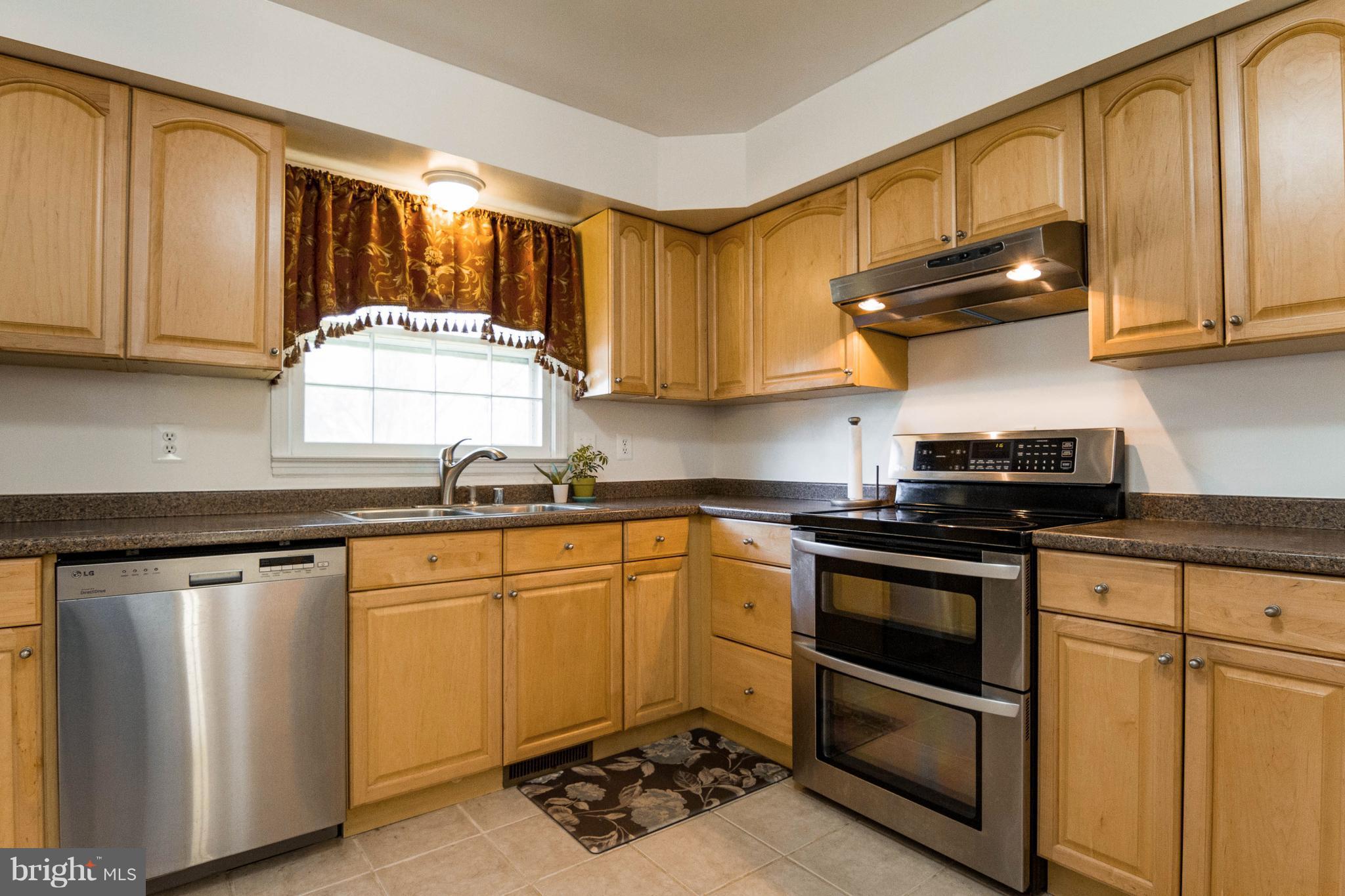 3835 Maple Hill Road Fairfax, VA 22033 - Photo 7 of 20 Kitchen