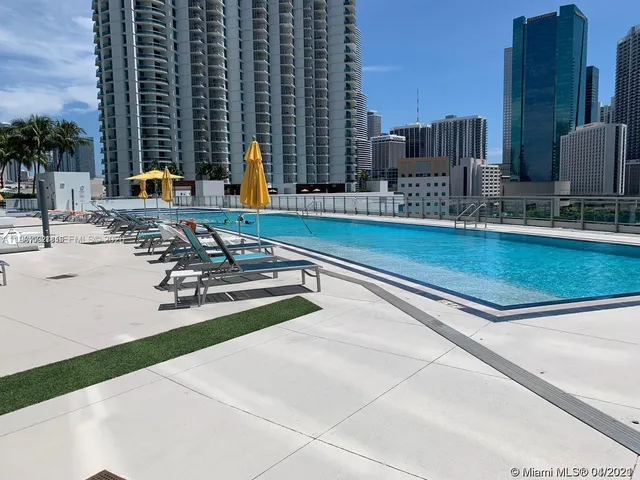 $4,500 | 92 Southwest 3rd Street, Unit 1802, Miami, FL 33130