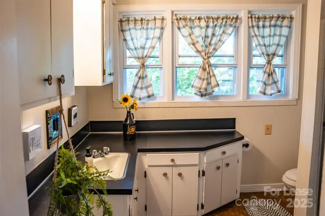 $2,250 | 1967 McKinney Mine Road, Spruce Pine, NC 28777