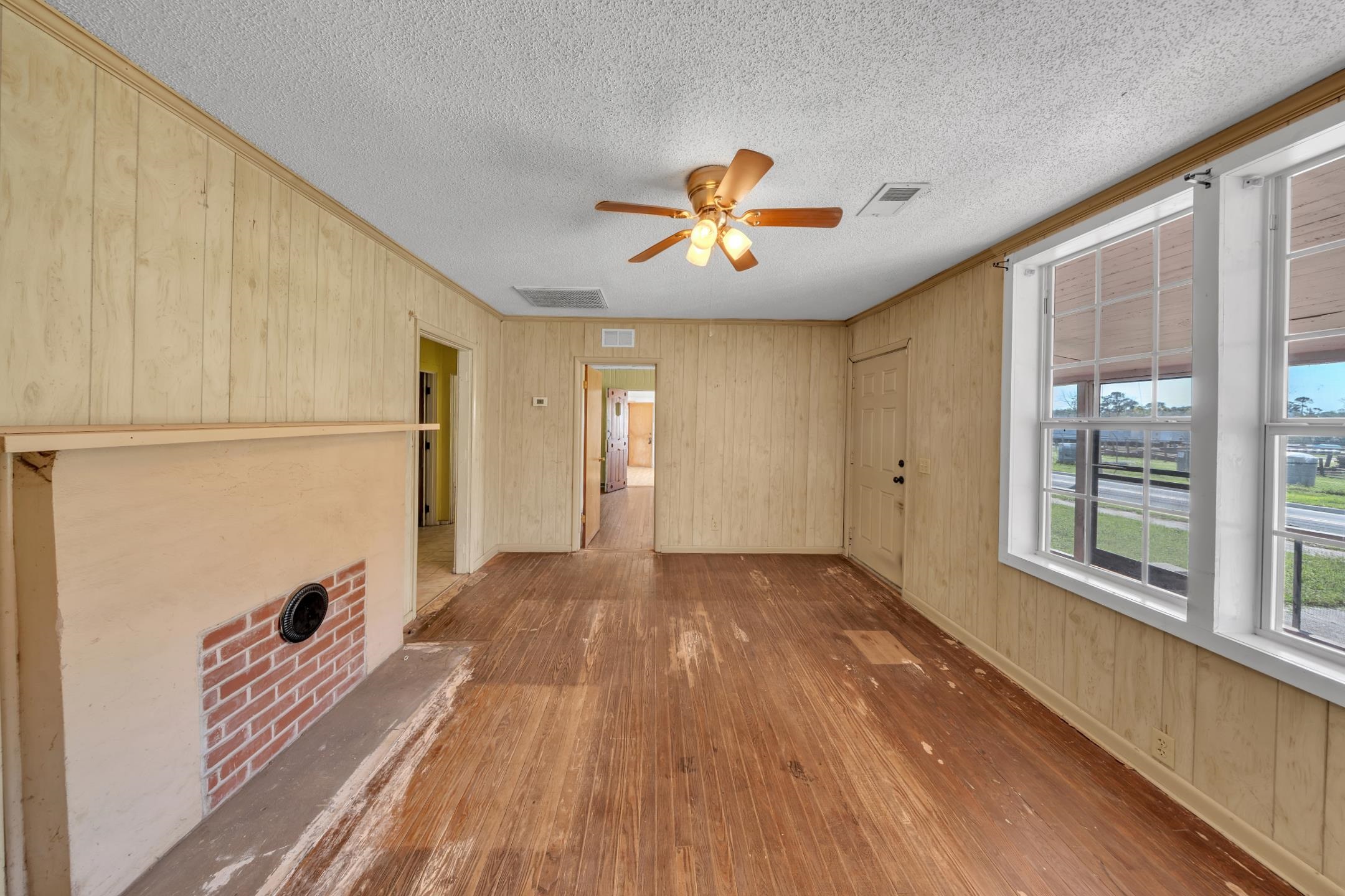 641 Southwest Horry Avenue Madison, FL 32340 - Photo 8 of 38