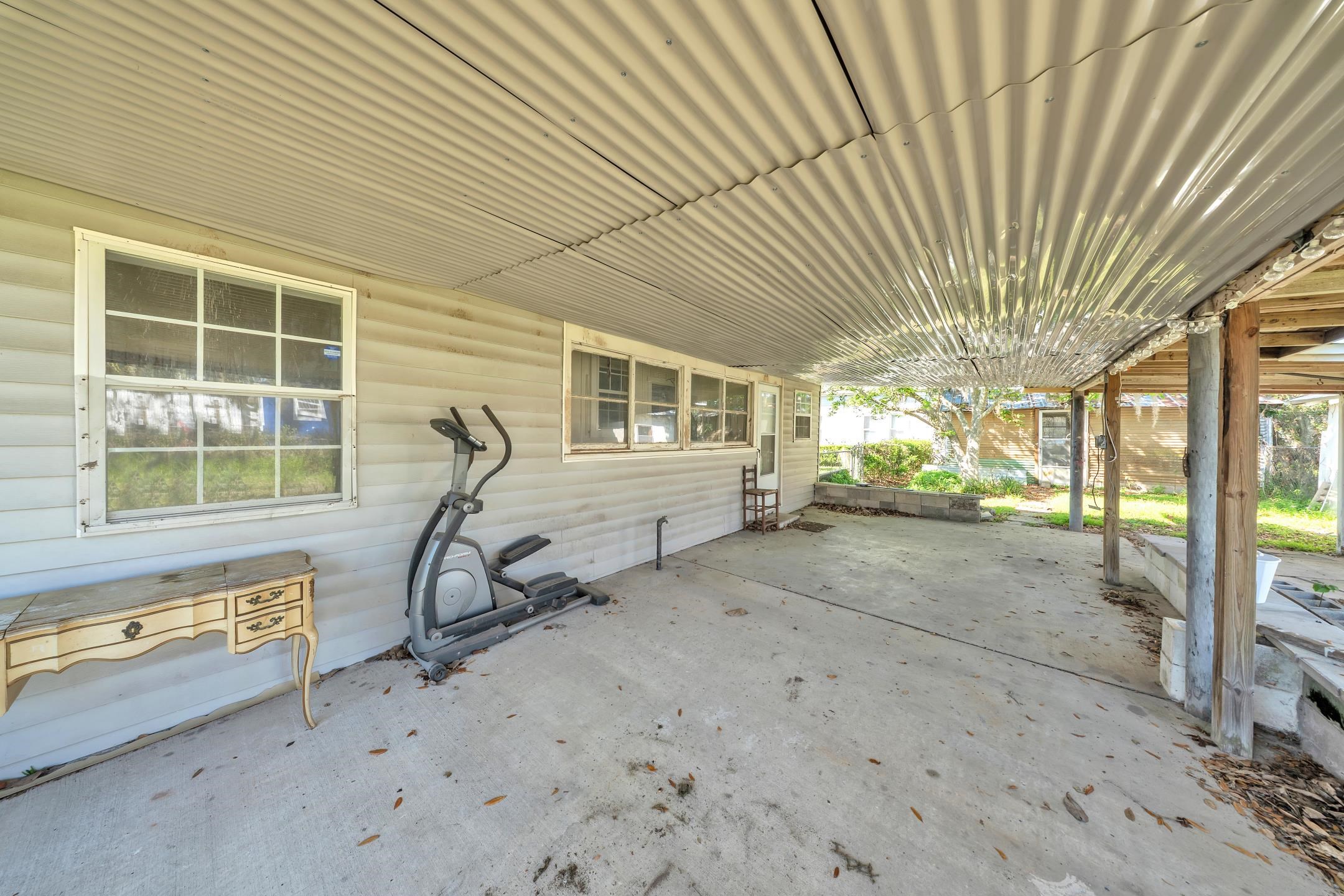 641 Southwest Horry Avenue Madison, FL 32340 - Photo 9 of 38
