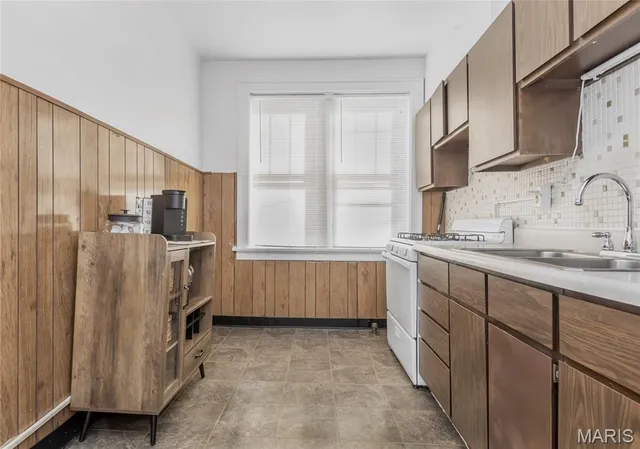 $1,295 | 738 Demun, St. Louis, MO 63105