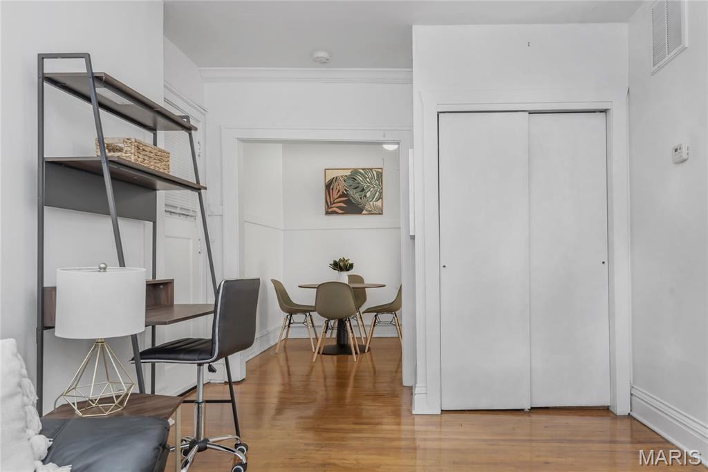 738 Demun St. Louis, MO 63105 - Photo 5 of 15