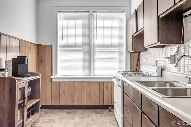 $1,295 | 738 Demun, St. Louis, MO 63105