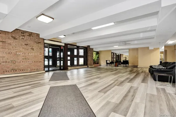$415,000 | 570 Broadway, Unit B23, Lynbrook, NY 11563