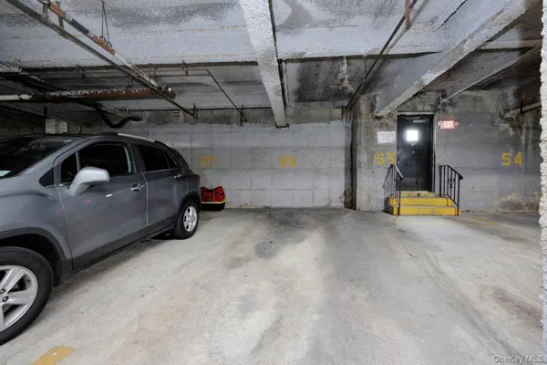 $415,000 | 570 Broadway, Unit B23, Lynbrook, NY 11563