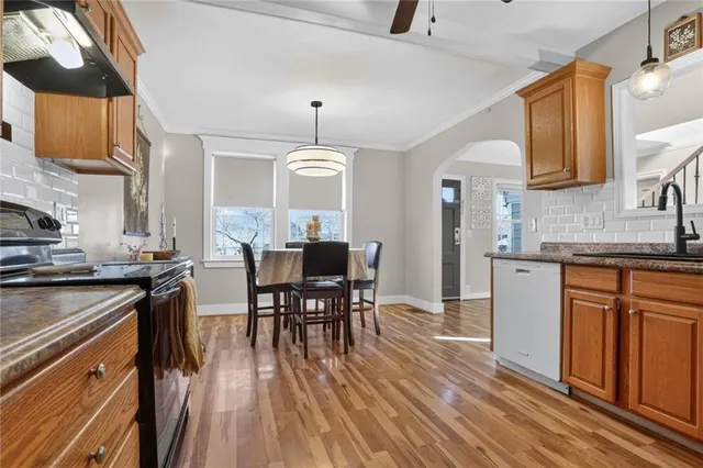 $356,225 | 5622 Maple Street, Mission, KS 66202