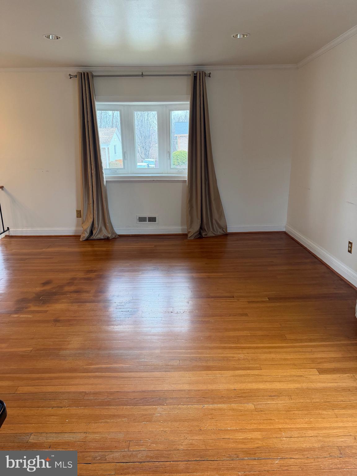 6731 Fox Meadow Road Gwynn Oak, MD 21207 - Photo 4 of 62 Living Room