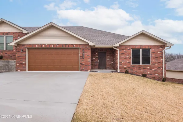 $410,900 | 4202 Meeting Street, Jefferson City, MO 65109