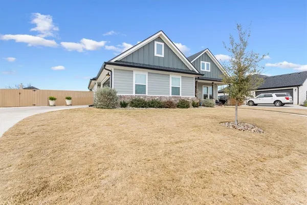 $585,900 | 10116 T Bury Lane, Waco, TX 76708