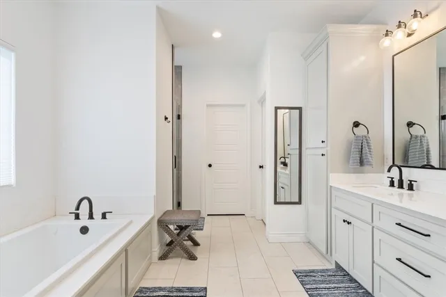 $585,900 | 10116 T Bury Lane, Waco, TX 76708