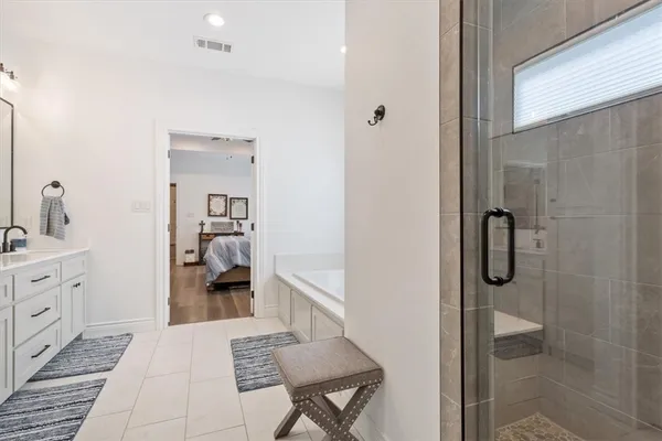$585,900 | 10116 T Bury Lane, Waco, TX 76708