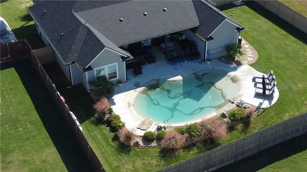 $585,900 | 10116 T Bury Lane, Waco, TX 76708
