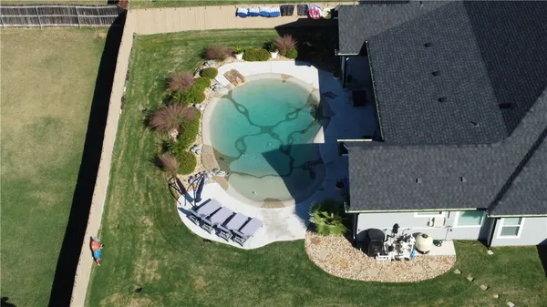 $585,900 | 10116 T Bury Lane, Waco, TX 76708