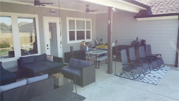 $585,900 | 10116 T Bury Lane, Waco, TX 76708