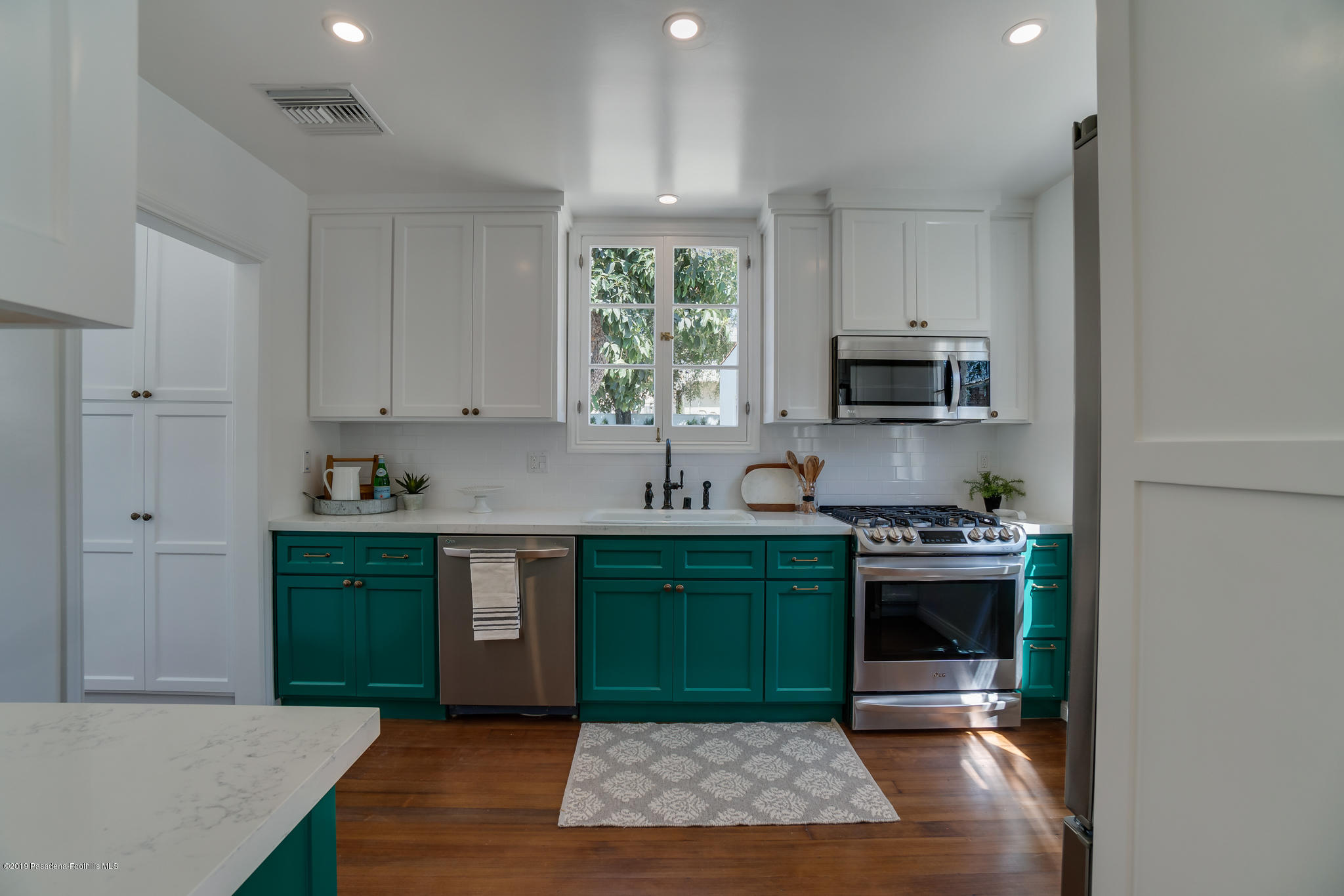 1877 Galbreth Road Pasadena, CA 91104 - Photo 17 of 53 DSC09978