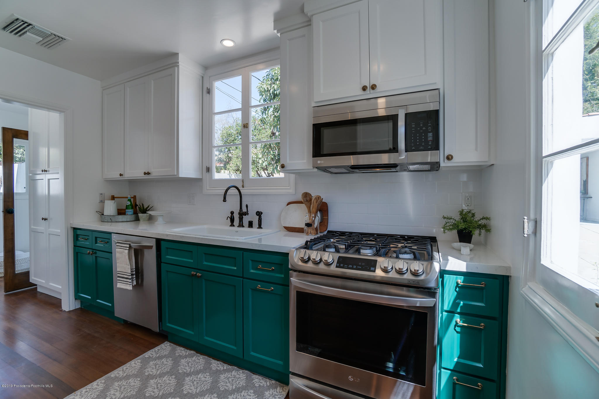1877 Galbreth Road Pasadena, CA 91104 - Photo 18 of 53 DSC00024