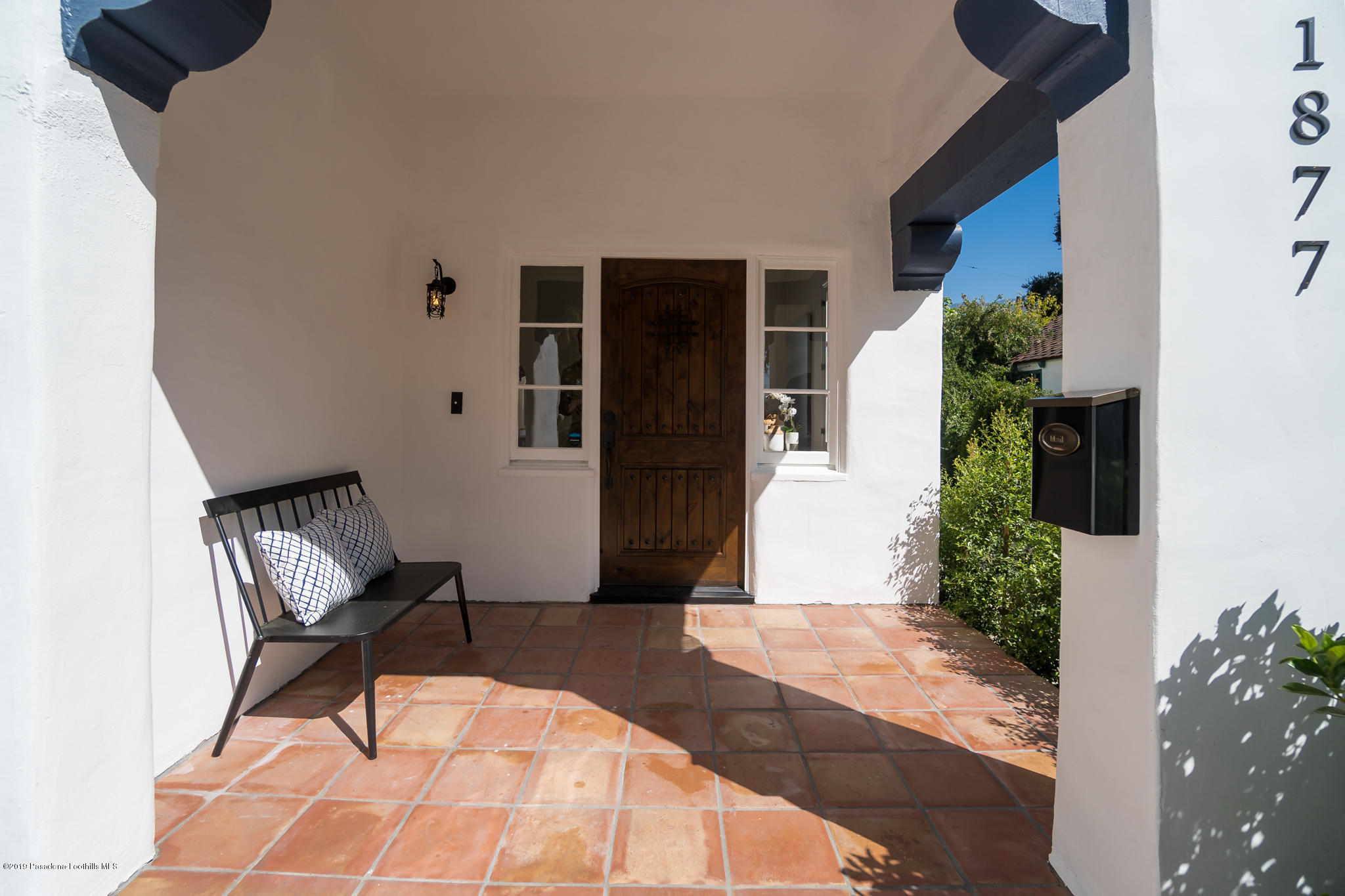 1877 Galbreth Road Pasadena, CA 91104 - Photo 3 of 53 DSC09688