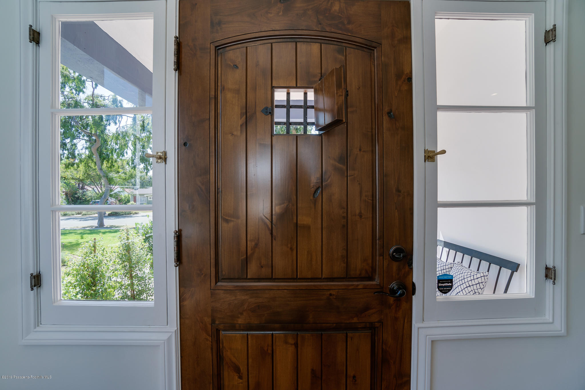 1877 Galbreth Road Pasadena, CA 91104 - Photo 5 of 53 DSC09912