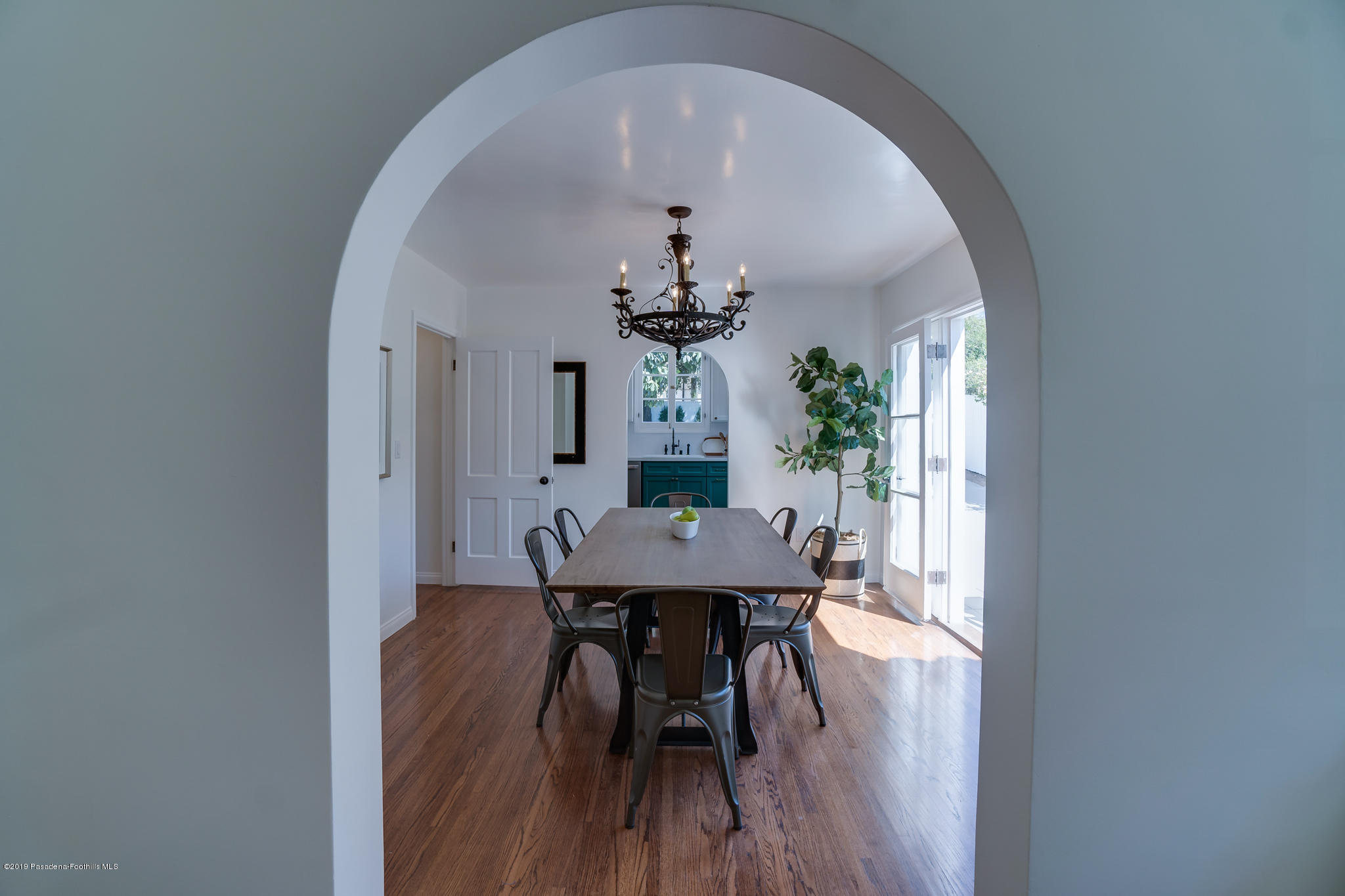 1877 Galbreth Road Pasadena, CA 91104 - Photo 8 of 53 DSC09831