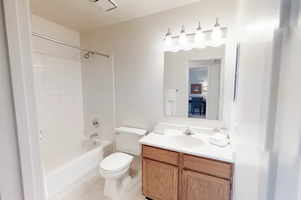 $2,190 | 1128 Johnson Drive, Unit 3521, Buffalo Grove, IL 60089