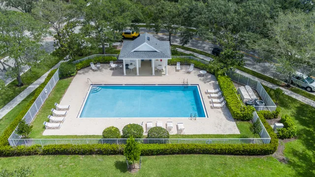 $9,000 | 130 Poinciana Drive, Jupiter, FL 33458