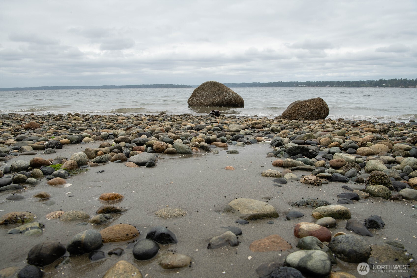 6206 Crescent Beach Road Vaughn, WA 98394 - Photo 2 of 22 a view of a sky