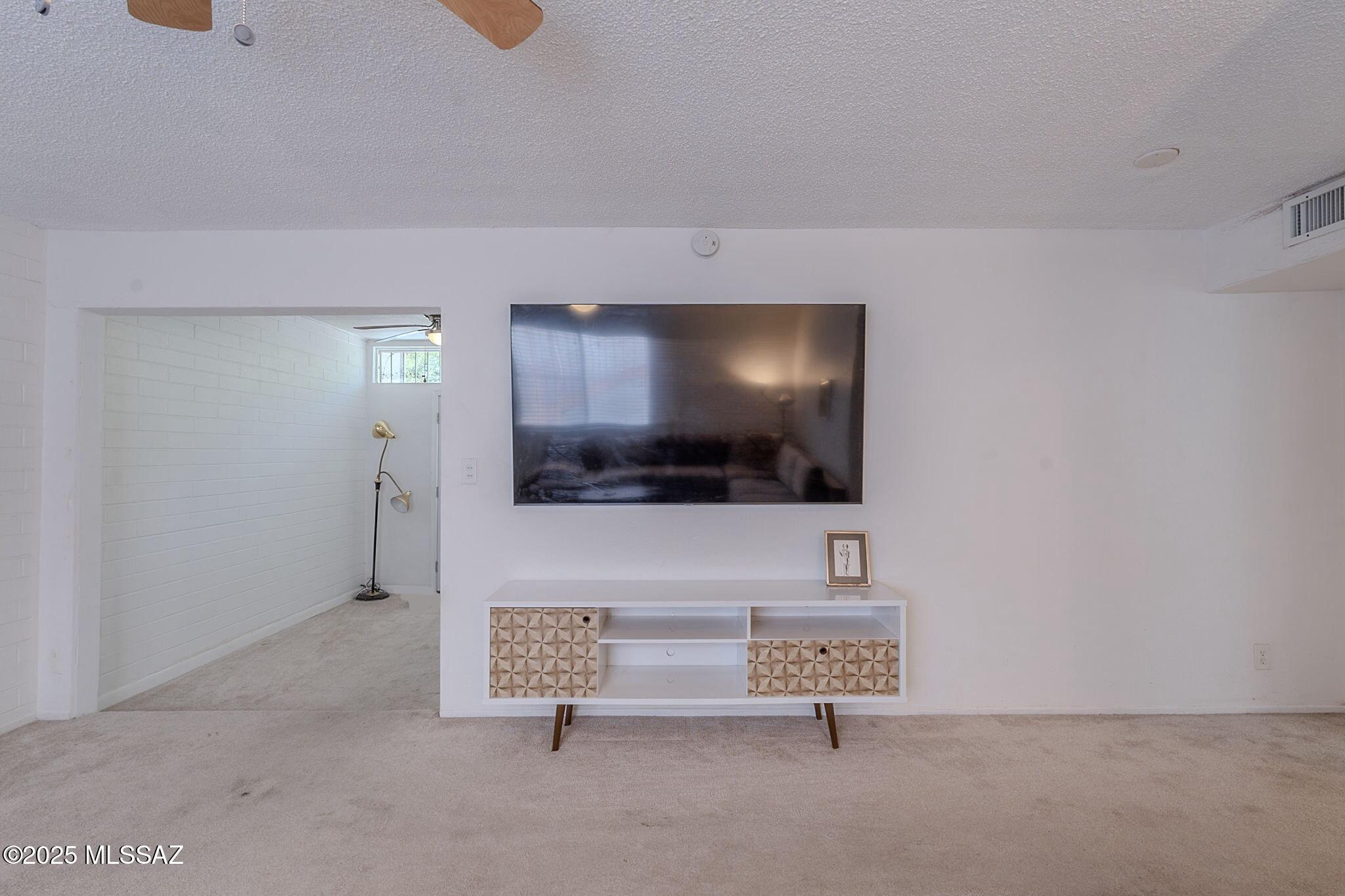 1755 South Jones Boulevard, Unit R112 Tucson, AZ 85713 - Photo 4 of 22