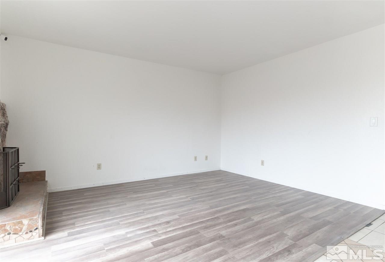 13832 Lear Boulevard Reno, NV 89506 - Photo 4 of 14 Photo 4