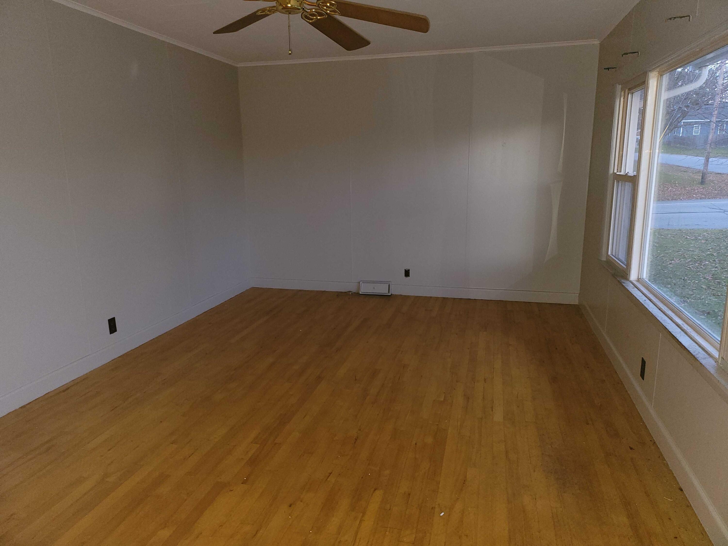 57 Maple Street Presque Isle, ME 04769 - Photo 5 of 10 20211119_155512.MEDIUM