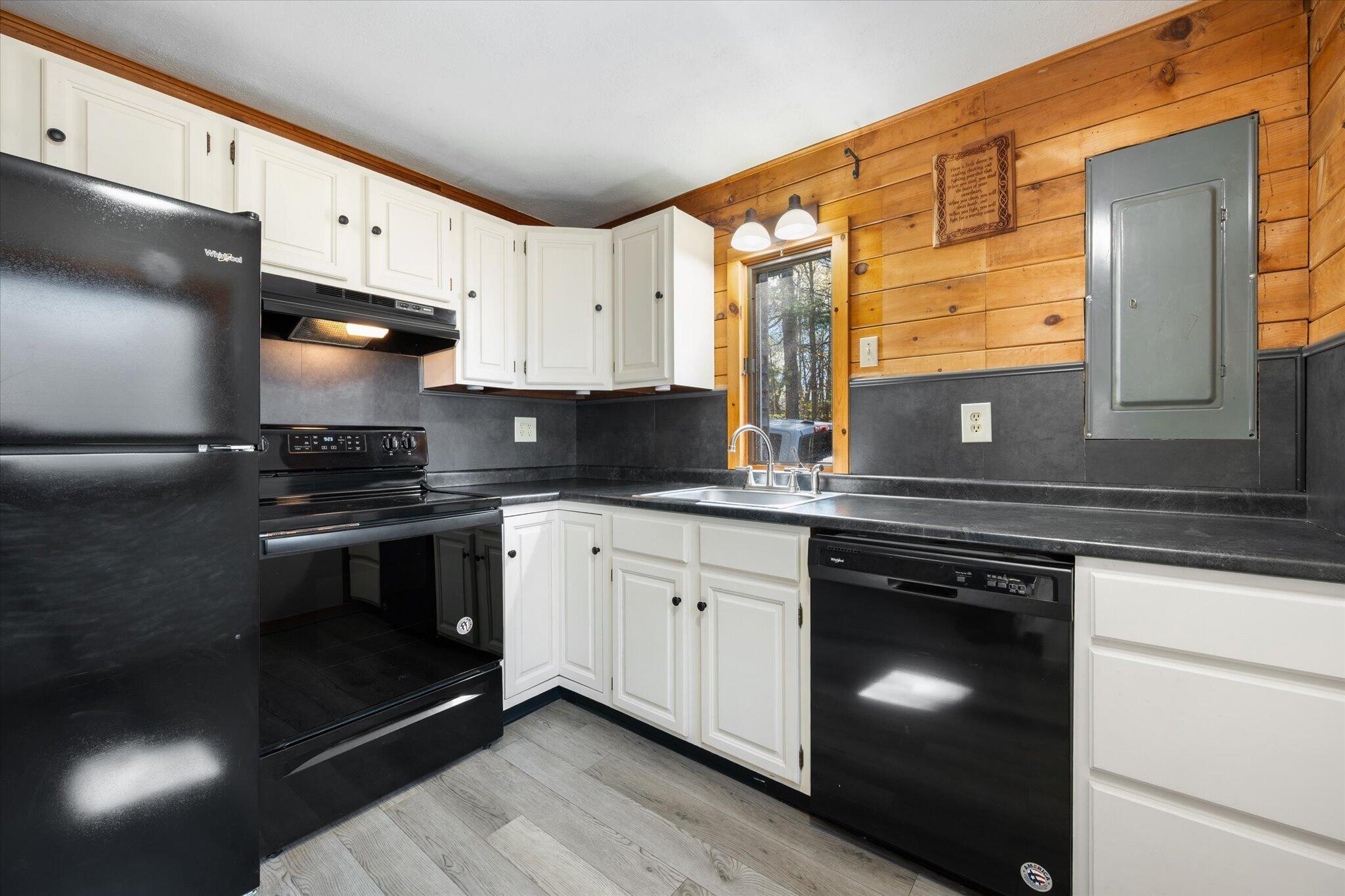 1492 River Road Bucksport, ME 04416 - Photo 11 of 48 07-Kitchen