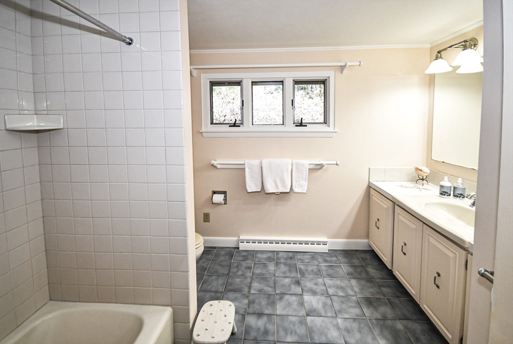 156 Lakeshore Road Boxford, MA 01921 - Photo 13 of 31