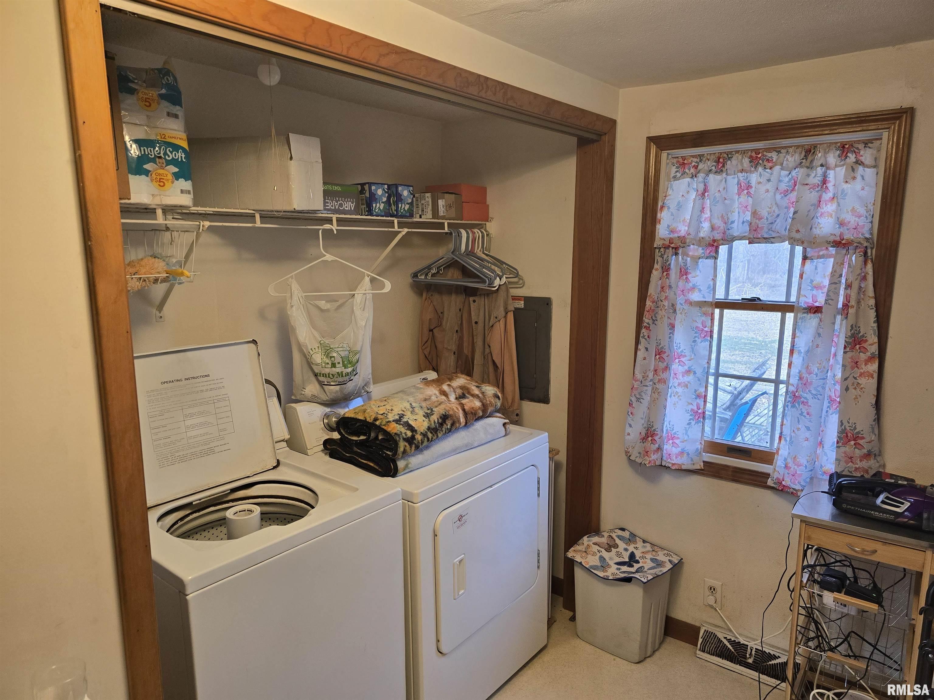 15234 Highway 123 Tallula, IL 62688 - Photo 10 of 30