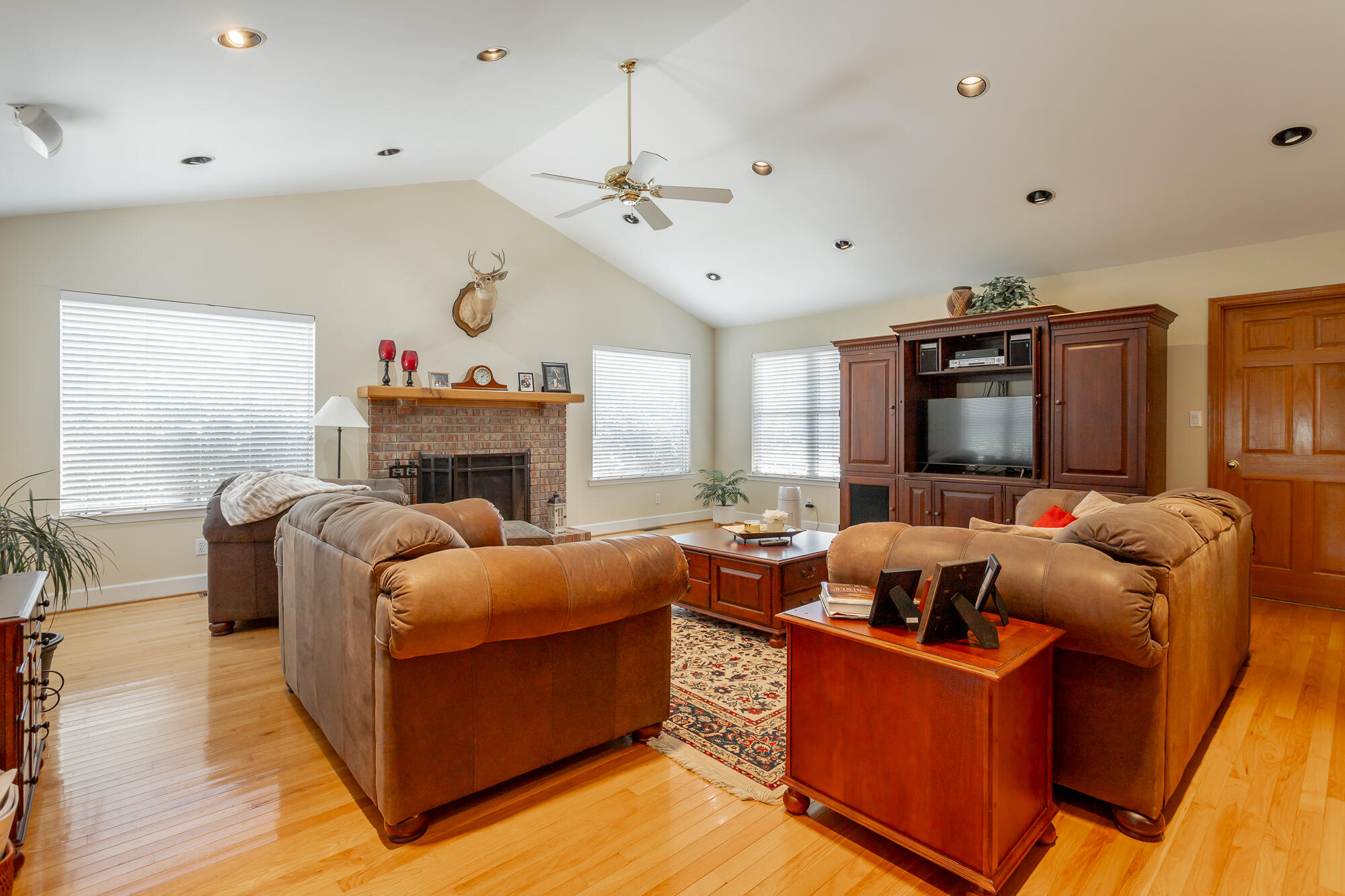 1431 Farming Rock Road Chickamauga, GA 30707 - Photo 21 of 59 Living Room