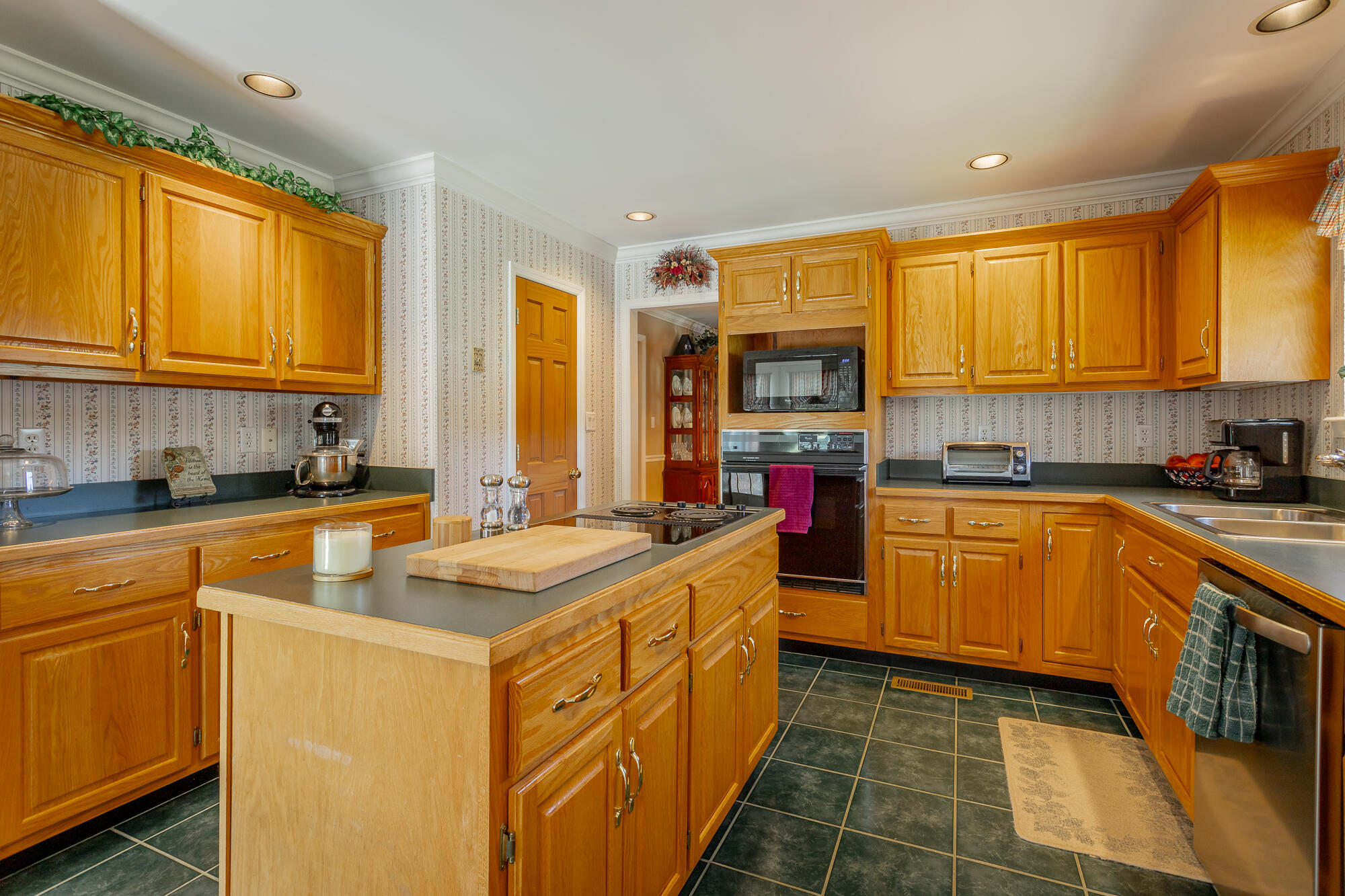 1431 Farming Rock Road Chickamauga, GA 30707 - Photo 25 of 59 Kitchen
