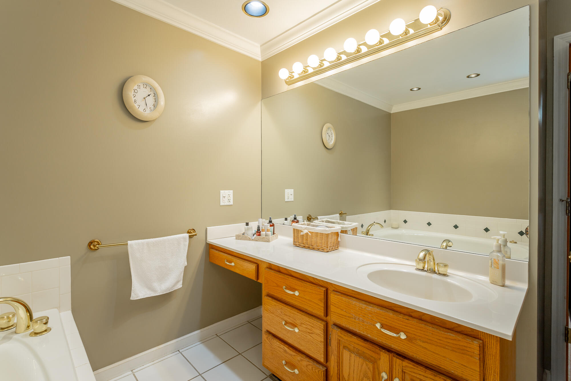 1431 Farming Rock Road Chickamauga, GA 30707 - Photo 35 of 59 Primary bathroom