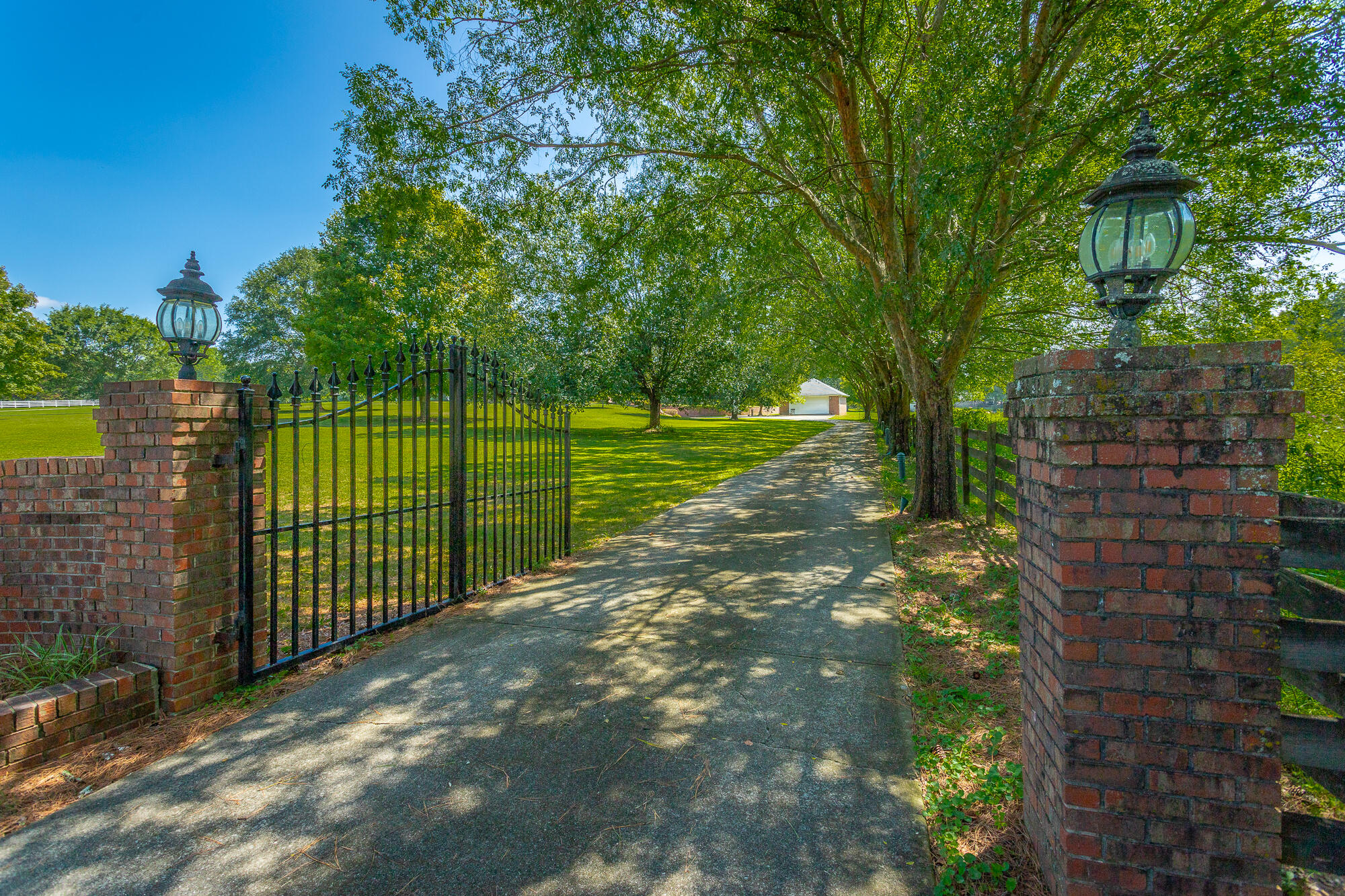 1431 Farming Rock Road Chickamauga, GA 30707 - Photo 6 of 59 Front entrance
