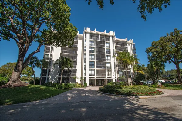 $445,000 | 1612 Bridgewood Drive, Unit 1612, Boca Raton, FL 33434