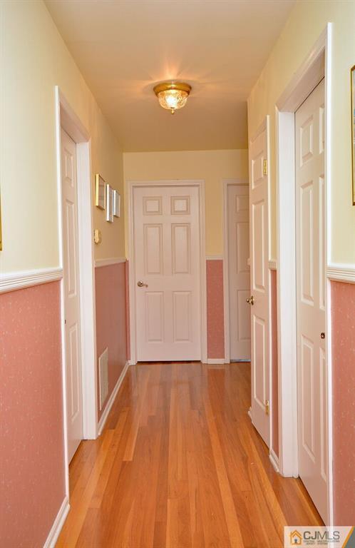 77 South Cliff Road Colonia, NJ 07067 - Photo 17 of 47 Gallery Image 17